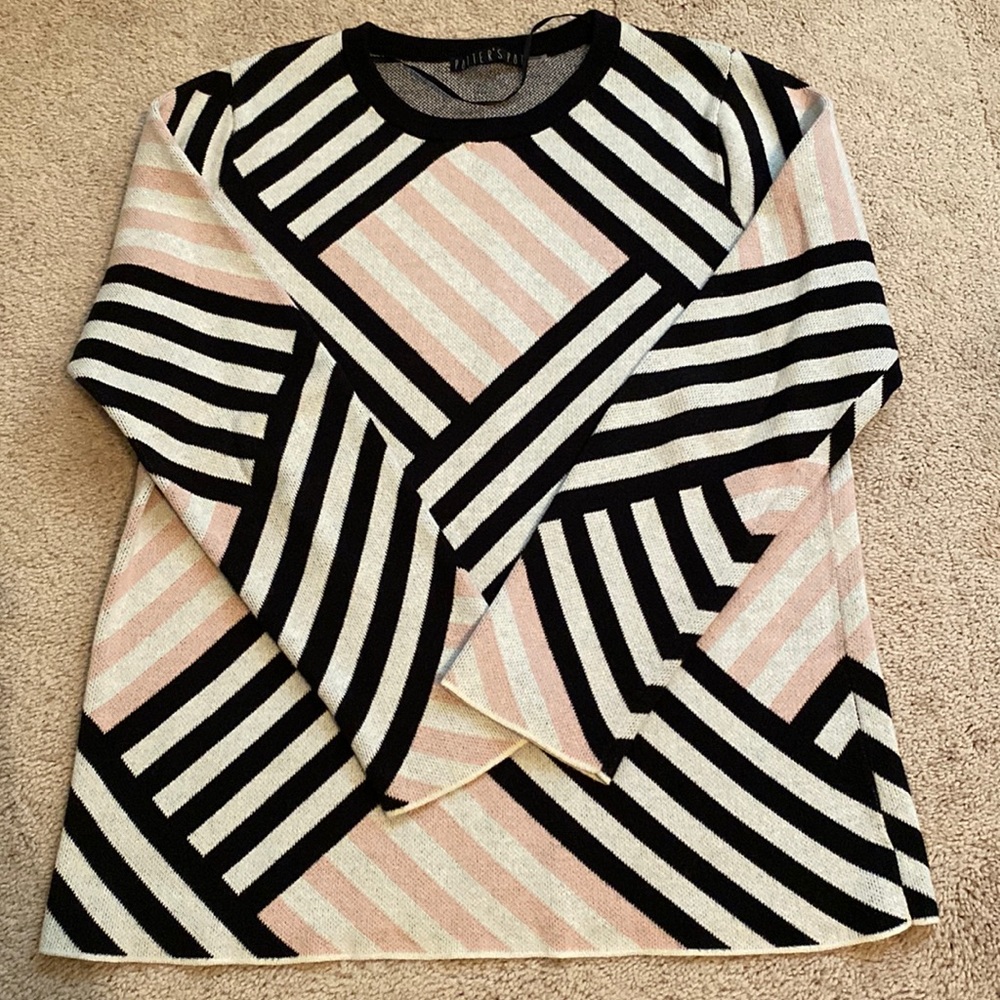 Long Sleeved Patterned Sweater
